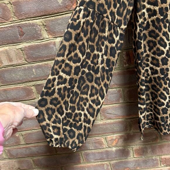 Michael Kors Women’s Cheetah V Neck Long Ballon Sleeve Top Size Medium - Picture 7 of 8